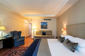 Best Western Plus Embassy Hotel