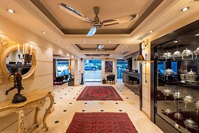 Best Western Plus Embassy Hotel