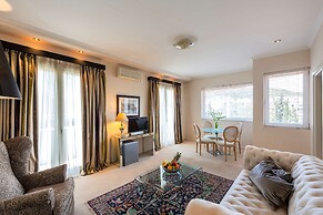 Best Western Plus Embassy Hotel