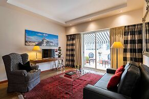 Best Western Plus Embassy Hotel