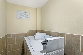 Econo Lodge Madison East