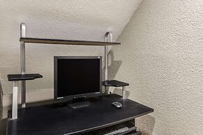 Econo Lodge Madison East