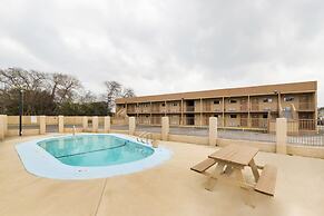 Oyo Hotel San Antonio Lackland AFB/Seaworld Hwy 90 W