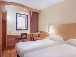 ibis Saint Quentin Basilique