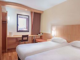 ibis Saint Quentin Basilique