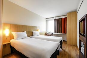 ibis Saint Quentin Basilique