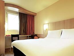 ibis Saint Quentin Basilique