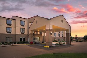 Red Roof Inn & Suites Vicksburg