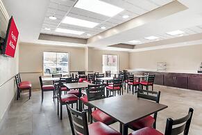 Red Roof Inn & Suites Vicksburg