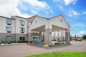 Red Roof Inn & Suites Vicksburg
