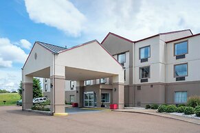 Red Roof Inn & Suites Vicksburg