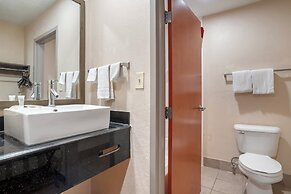 Red Roof Inn & Suites Vicksburg