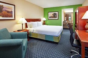 La Quinta Inn & Suites by Wyndham Thousand Oaks-Newbury Park