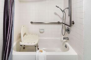 La Quinta Inn & Suites by Wyndham Thousand Oaks-Newbury Park
