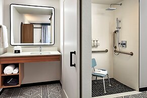 La Quinta Inn & Suites by Wyndham Thousand Oaks-Newbury Park