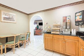 Howard Johnson by Wyndham Lenox