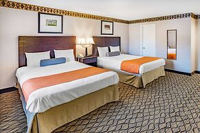 Howard Johnson by Wyndham Lenox