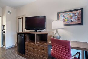 Econo Lodge Inn & Suites Foley - North Gulf Shores