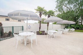 Econo Lodge Inn & Suites Foley - North Gulf Shores