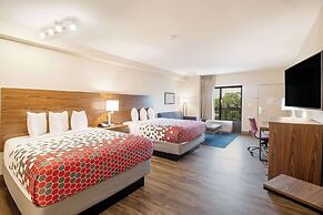 Econo Lodge Inn & Suites Foley - North Gulf Shores