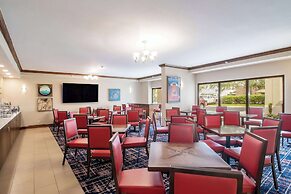 Econo Lodge Inn & Suites Foley - North Gulf Shores