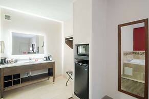 Econo Lodge Inn & Suites Foley - North Gulf Shores