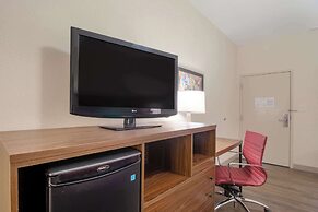 Econo Lodge Inn & Suites Foley - North Gulf Shores