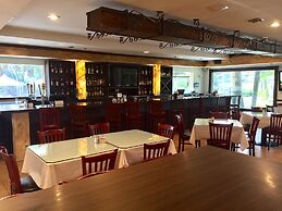 Grand Palms Spa & Golf Resort