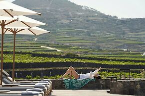 Vedema, a Luxury Collection Resort, Santorini