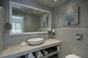 Vedema, a Luxury Collection Resort, Santorini