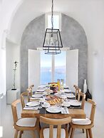 Vedema, a Luxury Collection Resort, Santorini