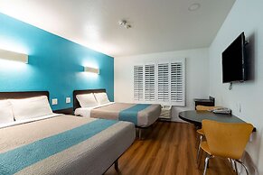 Motel 6 Fountain Valley, CA - Huntington Beach Area