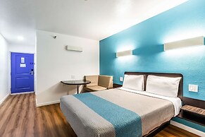 Motel 6 Fountain Valley, CA - Huntington Beach Area