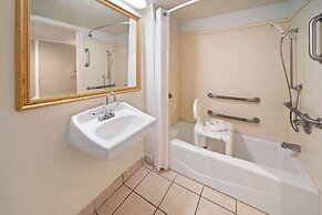 Days Inn by Wyndham Biloxi Beach