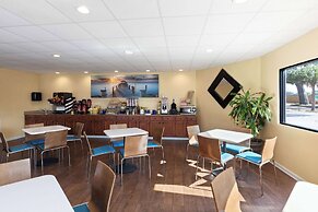 Days Inn by Wyndham Biloxi Beach