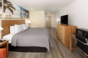 Days Inn by Wyndham Biloxi Beach