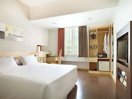 ibis Jakarta Arcadia