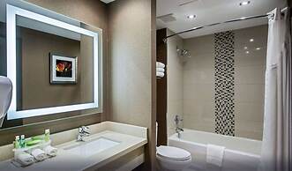 Quality Inn & Suites Regina Downtown