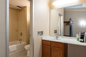 White River Inn and Suites