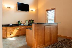 White River Inn and Suites