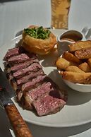 Fairlawns Hotel and Spa