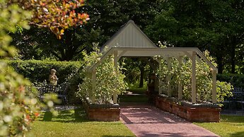 Fairlawns Hotel and Spa