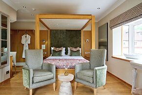 Fairlawns Hotel and Spa