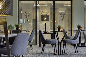 Stratford Manor Hotel