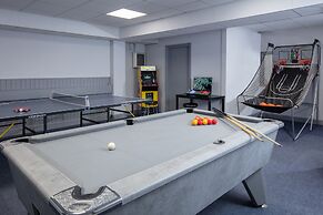 Stratford Manor Hotel