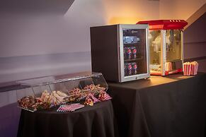 Stratford Manor Hotel