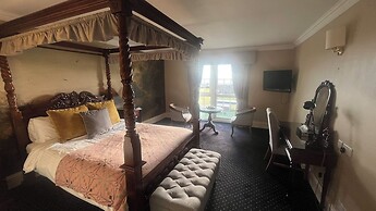 New House Country Hotel