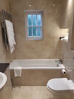 New House Country Hotel