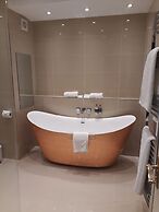 New House Country Hotel