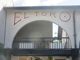 El Toro Motor Inn